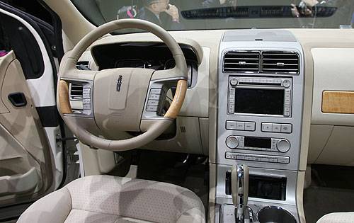 lincoln.mkx.int.500.jpg