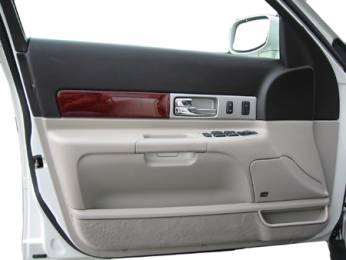 lincoln_ls_v8sport_2006_interior_15_346x270.jpg
