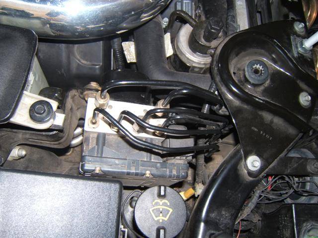 Lou's Car 002 (Small).jpg