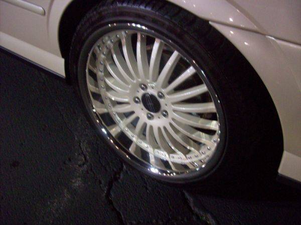 LS staggered wheels 03.jpg