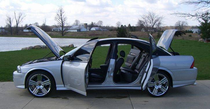 LS suicide doors 01.jpg