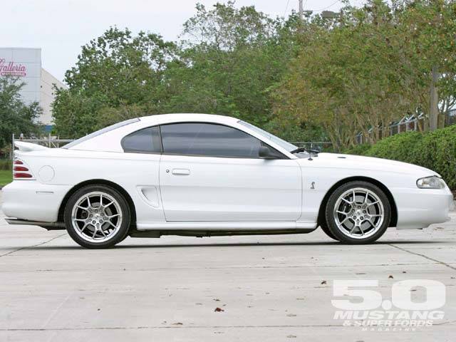 m5lp_0905_01_z+1994_mustang_cobra_brake_conversion+side_finished_view.jpg
