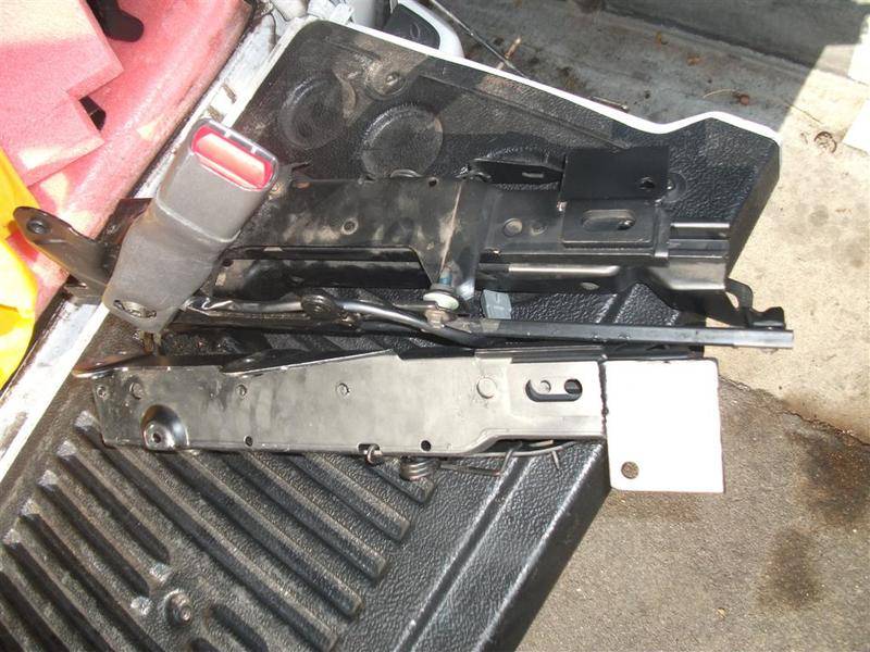 Manual%20seat%20tracks%20with%20brackets%20painted.jpg