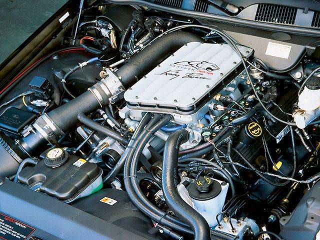 mufp_0401_19_z2003_mercury_marauderengine.jpg