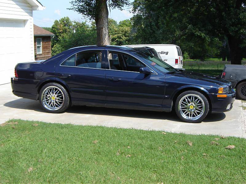 New wheels and da bat mobile 002.jpg