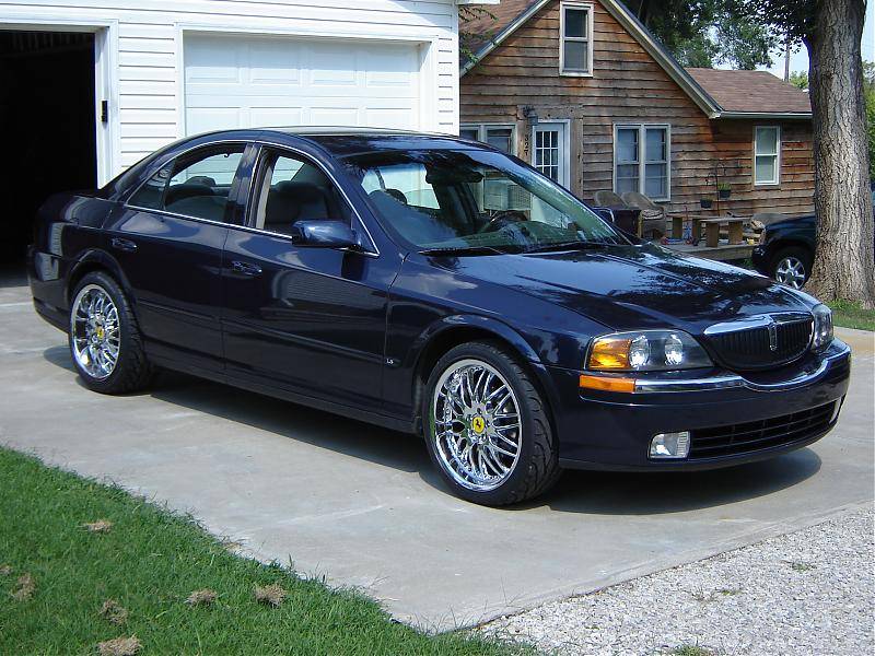 New wheels and da bat mobile 004.jpg