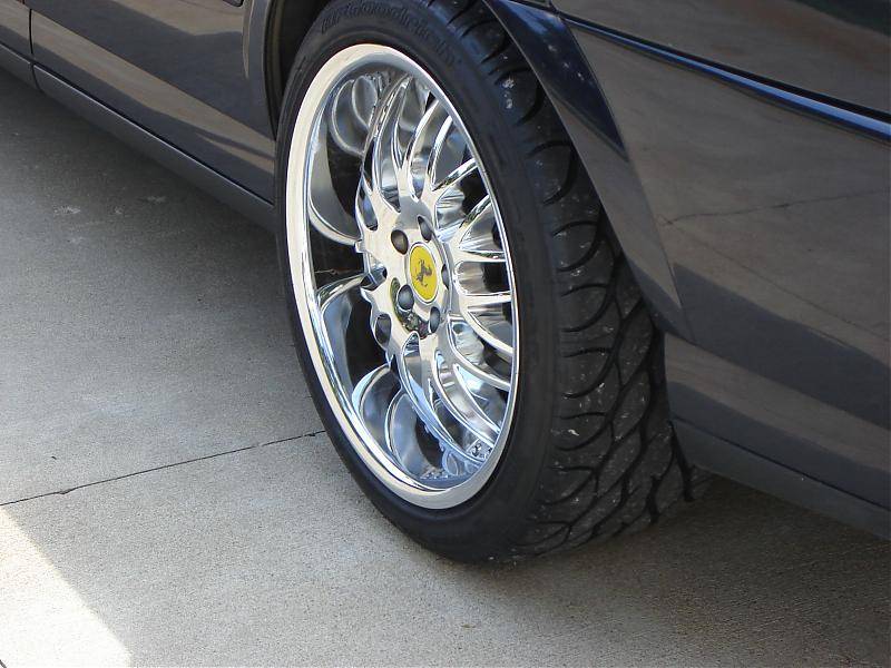 New wheels and da bat mobile 006.jpg