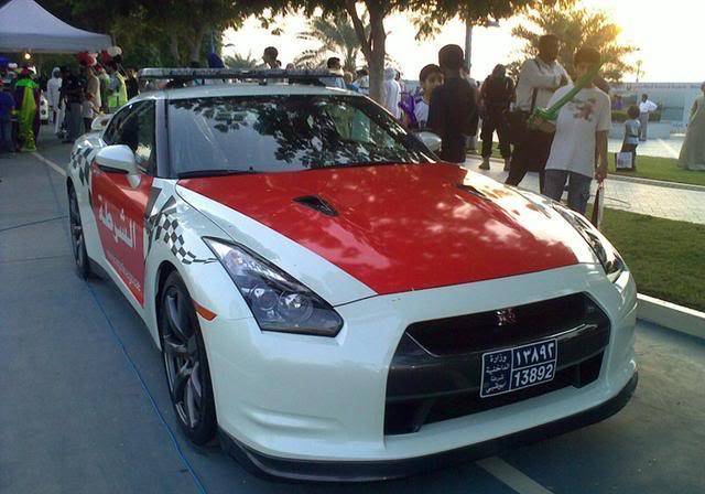 Nissan-GT-R-Police-Car2.jpg