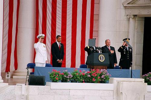 ObamaCrotchSalute2.jpg