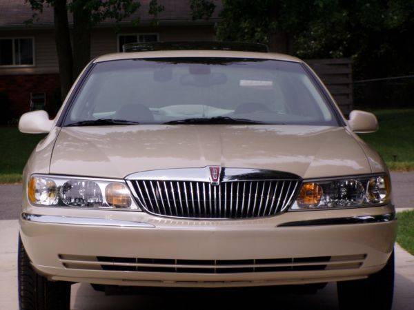 P1010179car.jpg