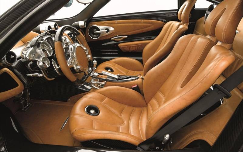 paganihuayra2011interio.jpg
