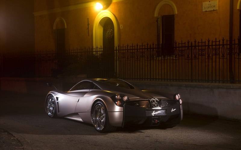 paganihuayra2011lr.jpg