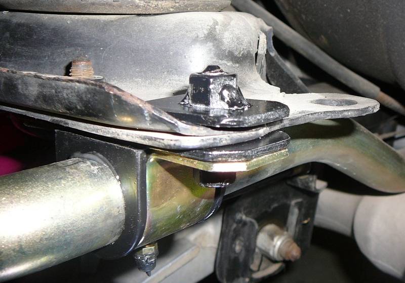 rearswaybarmount2.jpg