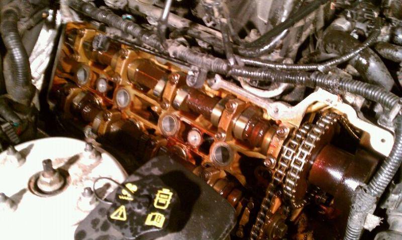 RH_valve_cover_off.jpg
