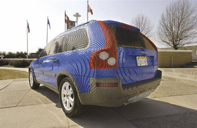 volvo_xc90_lego06s (Small).jpg