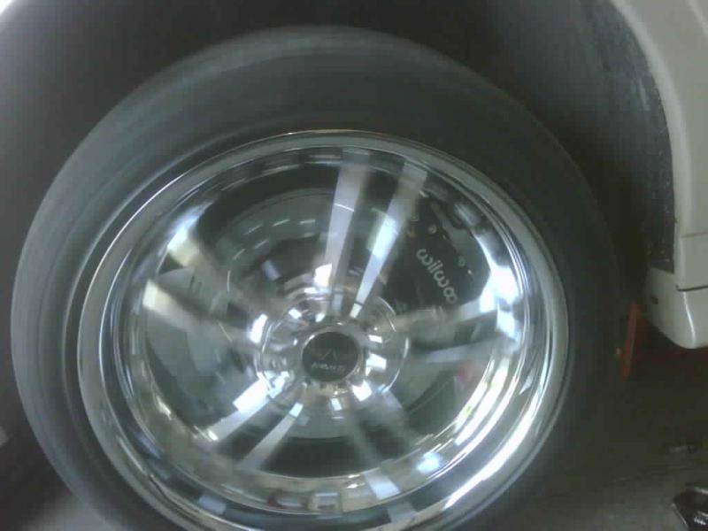 wilwood lincoln ls in motion.jpg