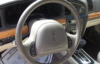 lincoln-Continental-steering-wheel.jpg