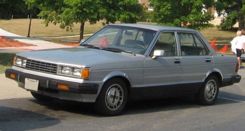 800px-1st-Nissan-Maxima.jpg