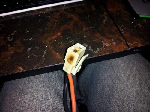 fucked_connector.jpg