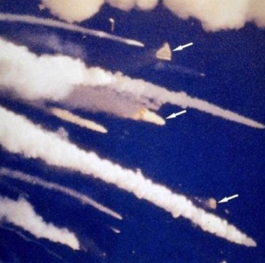 Breakup-at-78-seconds-~-Space_Shuttle_Challenger_~_January_28_1986-~-01.jpg