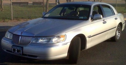 2000 Lincoln Town Car
