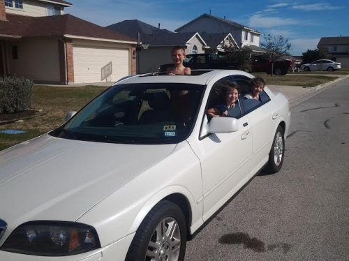 2004 Lincoln LS "Sally"