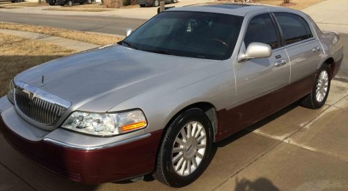 2003 Lincoln Town Car